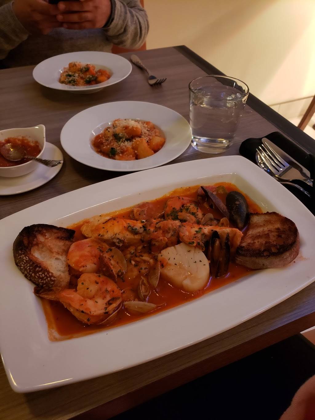 160 Main | restaurant | 160 E Main St, Northville, MI 48167, USA | 2487737976 OR +1 248-773-7976