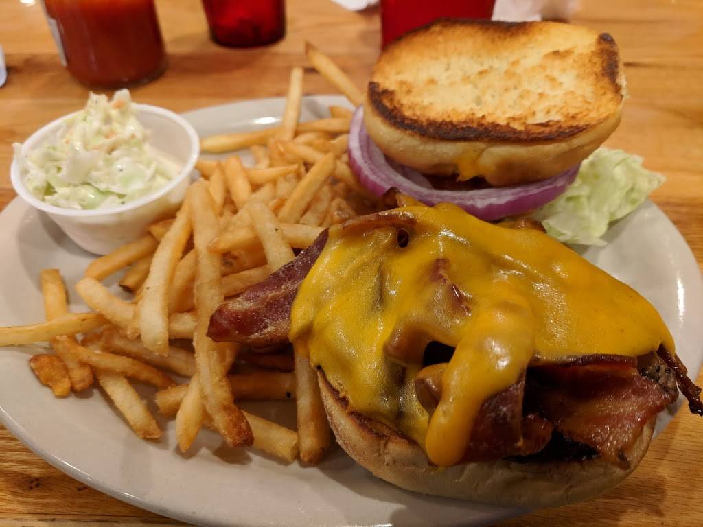 Pelletiers Restaurant & Fish Boil | restaurant | 4199 Main St, Fish Creek, WI 54212, USA | 9208683313 OR +1 920-868-3313