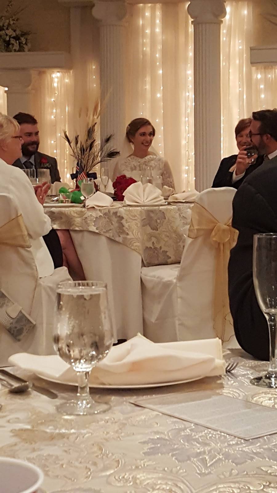 Hopwood Social Hall | restaurant | 114 Old Furnace Rd, Hopwood, PA 15445, USA | 7245640220 OR +1 724-564-0220