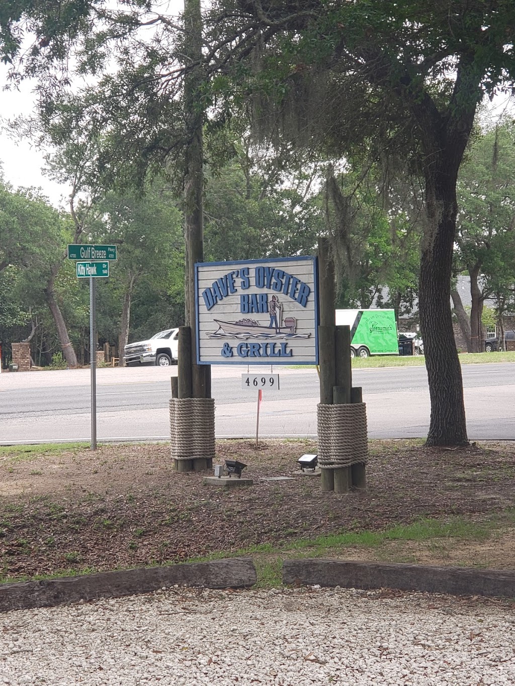 Daves Oyster Bar and Grill | restaurant | 4699 Gulf Breeze Pkwy, Gulf Breeze, FL 32563, USA | 8509341789 OR +1 850-934-1789