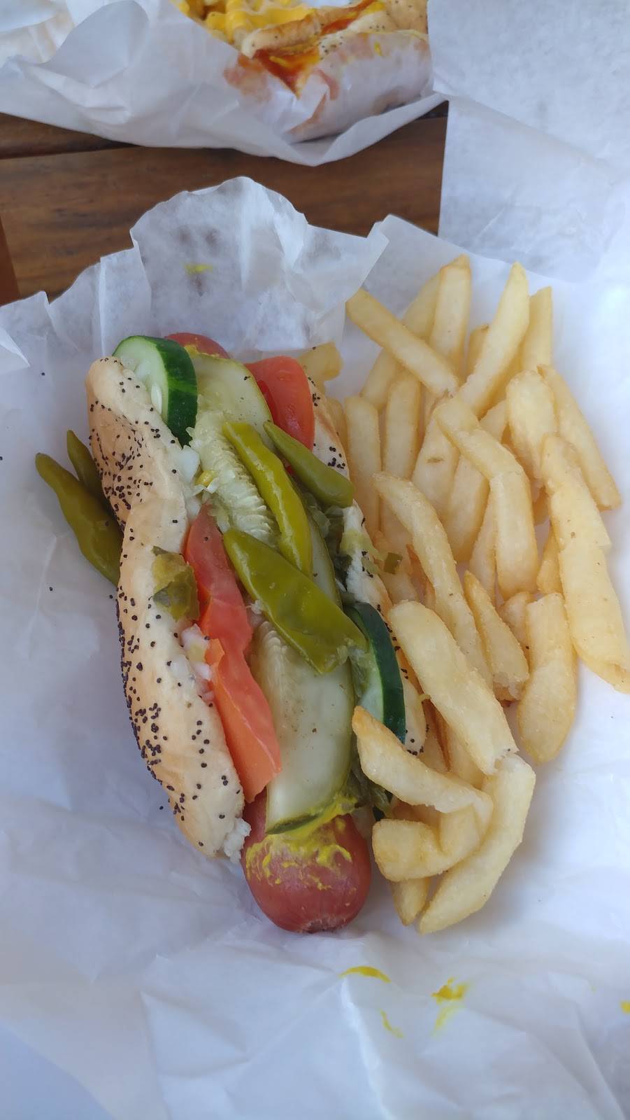 Skyway Doghouse | restaurant | 9480 S Ewing Ave, Chicago, IL 60617, USA | 7737312000 OR +1 773-731-2000