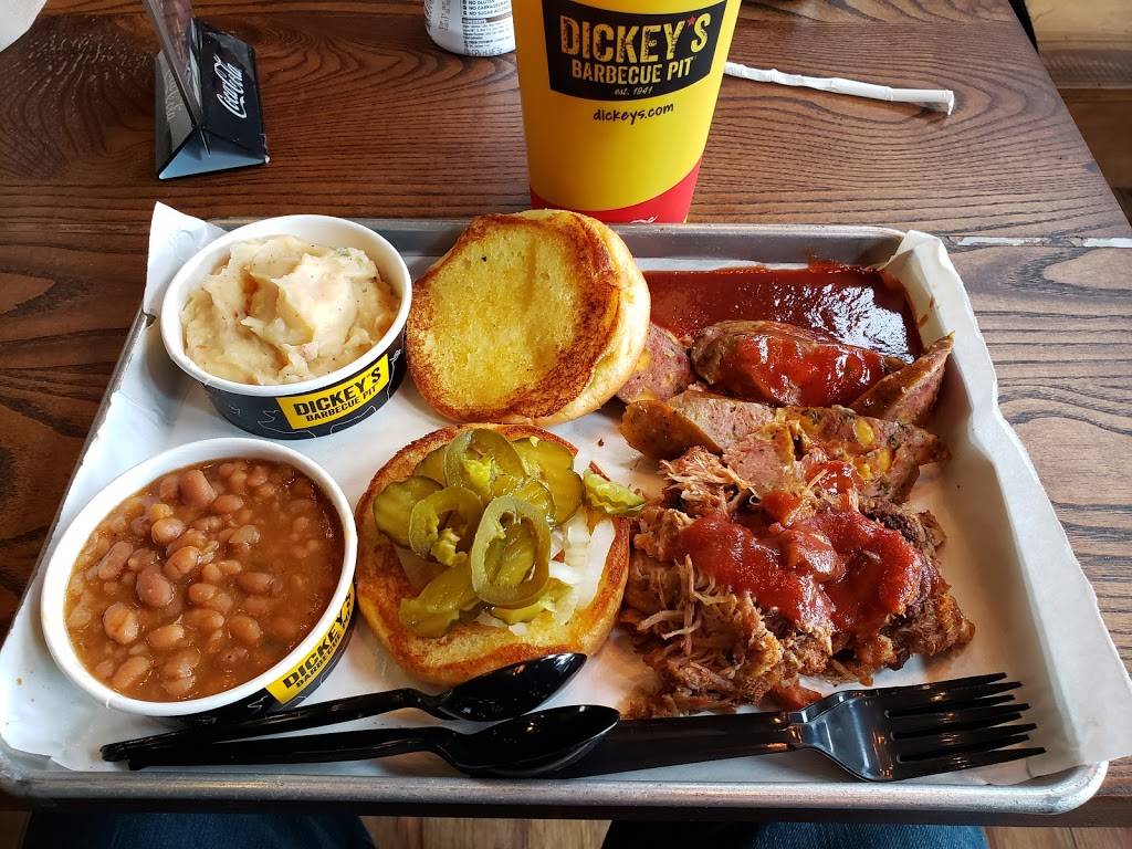 Dickeys Barbecue Pit | restaurant | 210 E Parkwood Dr, Friendswood, TX 77546, USA | 2819478455 OR +1 281-947-8455