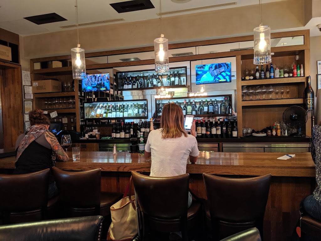 CRÚ Food & Wine Bar | restaurant | 8500 Peña Blvd, Denver, CO 80249, USA | 3033426669 OR +1 303-342-6669