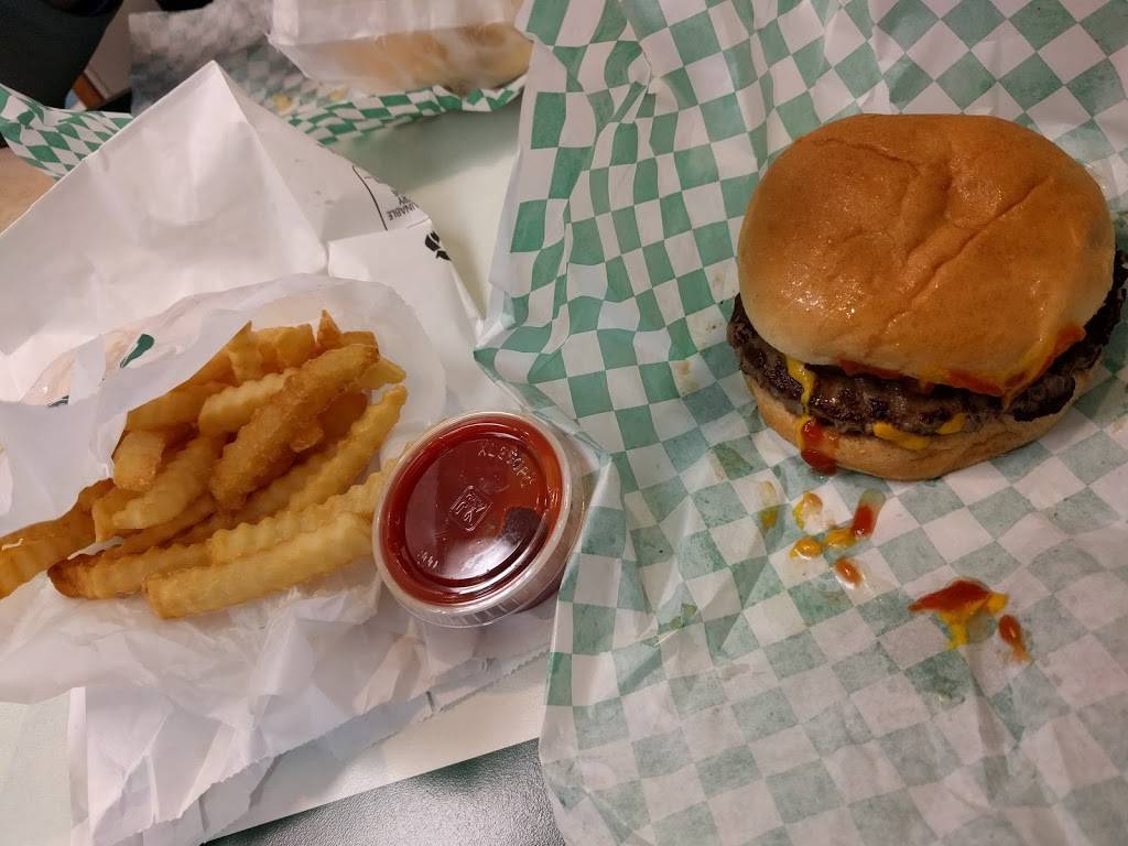 Christy Creme | restaurant | 2853 N Broadway, Council Bluffs, IA 51503, USA | 7123222778 OR +1 712-322-2778