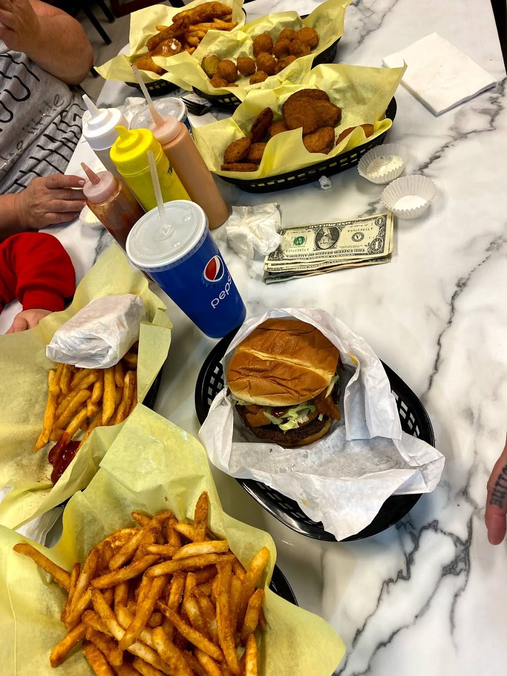 Herfys Burger | restaurant | 315 Cooper Point Rd NW #105, Olympia, WA 98502, USA | 3607530605 OR +1 360-753-0605