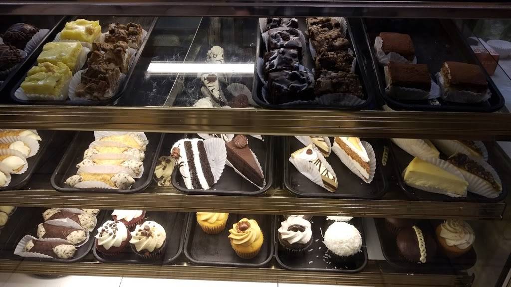 Rose & Vickis Bakery, Subs & Pizza | restaurant | 747 State Rd, Plymouth, MA 02360, USA | 5082246809 OR +1 508-224-6809