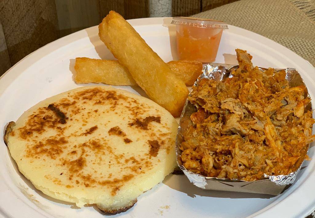 La Súper Arepa Café. Arepas rellenas, comida rápida, restaurante | restaurant | La super Arepa Cafe, 2115 W Roosevelt Blvd Suite 106, Monroe, NC 28110, USA | 9803138661 OR +1 980-313-8661