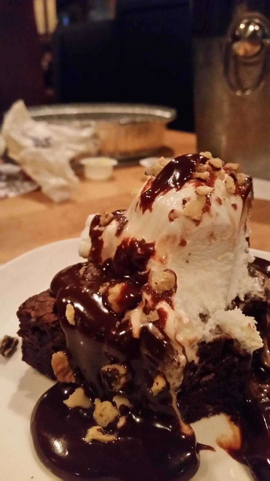 Restaurant Au Vieux Duluth | restaurant | 5079 Boulevard Wilfrid-Hamel, Québec, QC G2E 5G3, Canada | 4188717070 OR +1 418-871-7070