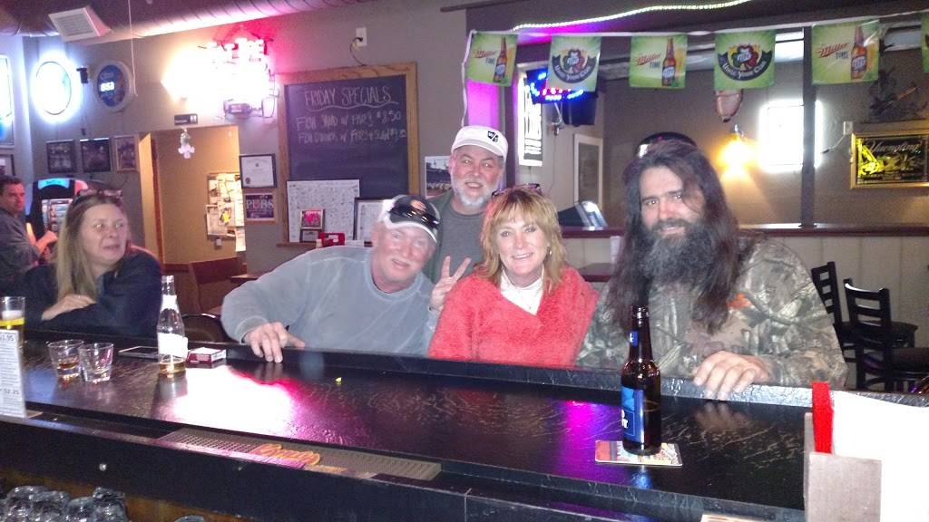 Shakers Backyard Bar & Grill | restaurant | 8942 Youngstown - Pittsburgh Rd, Poland, OH 44514, USA | 3307572476 OR +1 330-757-2476