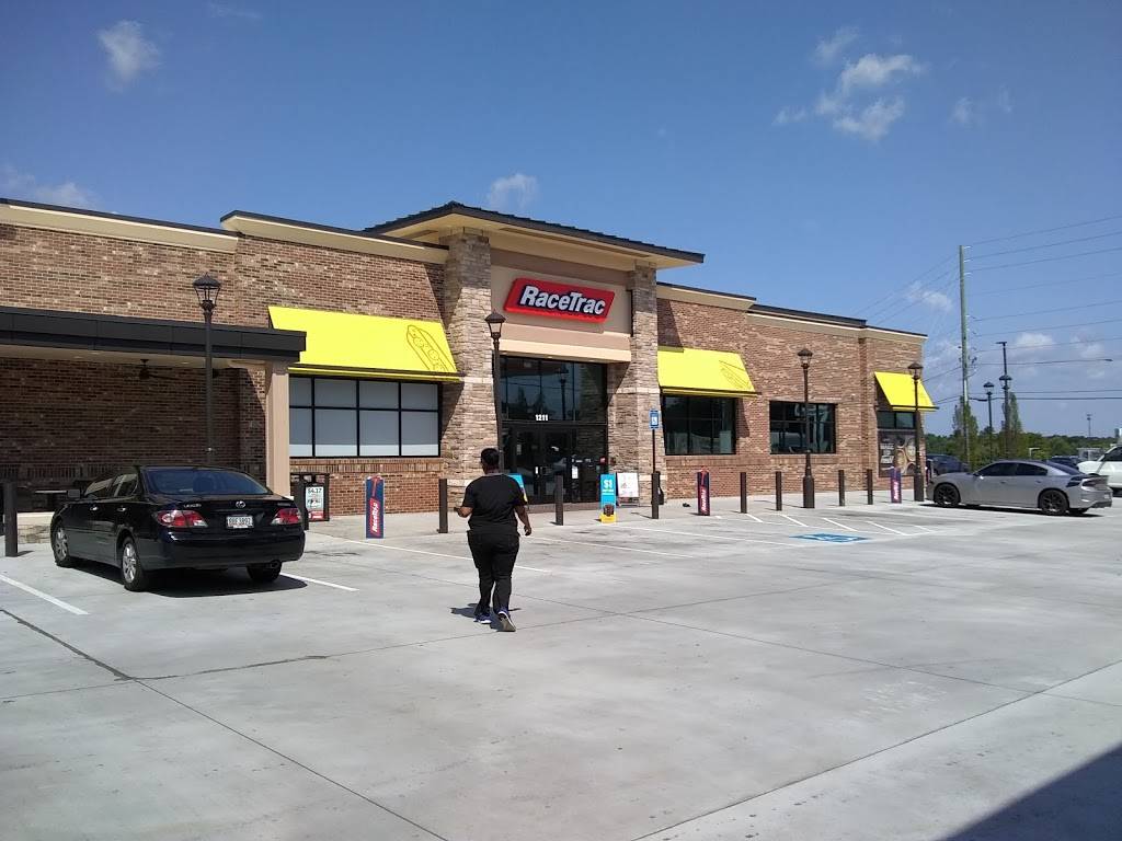 RaceTrac | bakery | 1211 Thornton Rd, Lithia Springs, GA 30122, USA | 7709447945 OR +1 770-944-7945