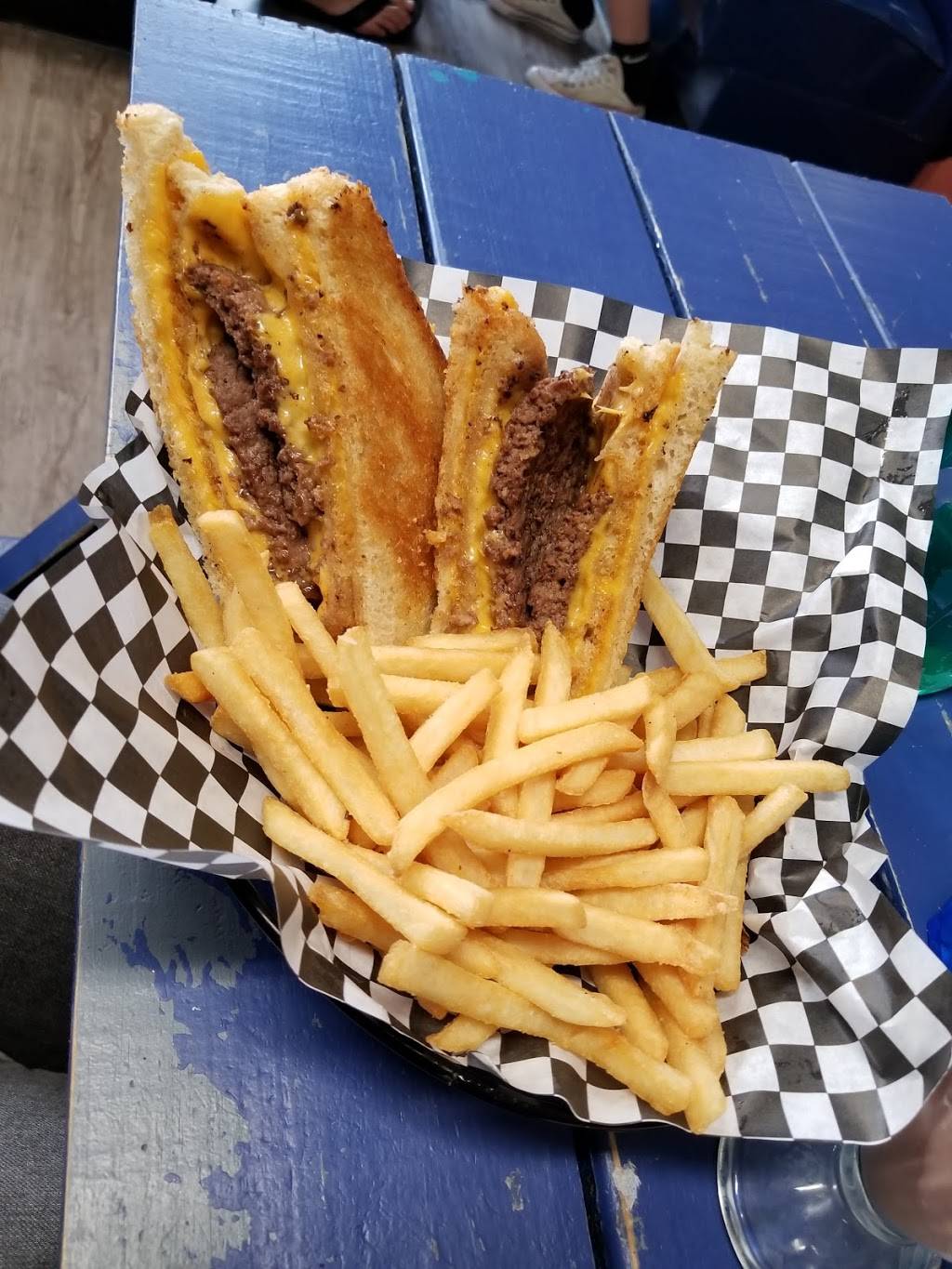 B-Side Grill | restaurant | 62 Main St, New Paltz, NY 12561, USA | 8452560100 OR +1 845-256-0100