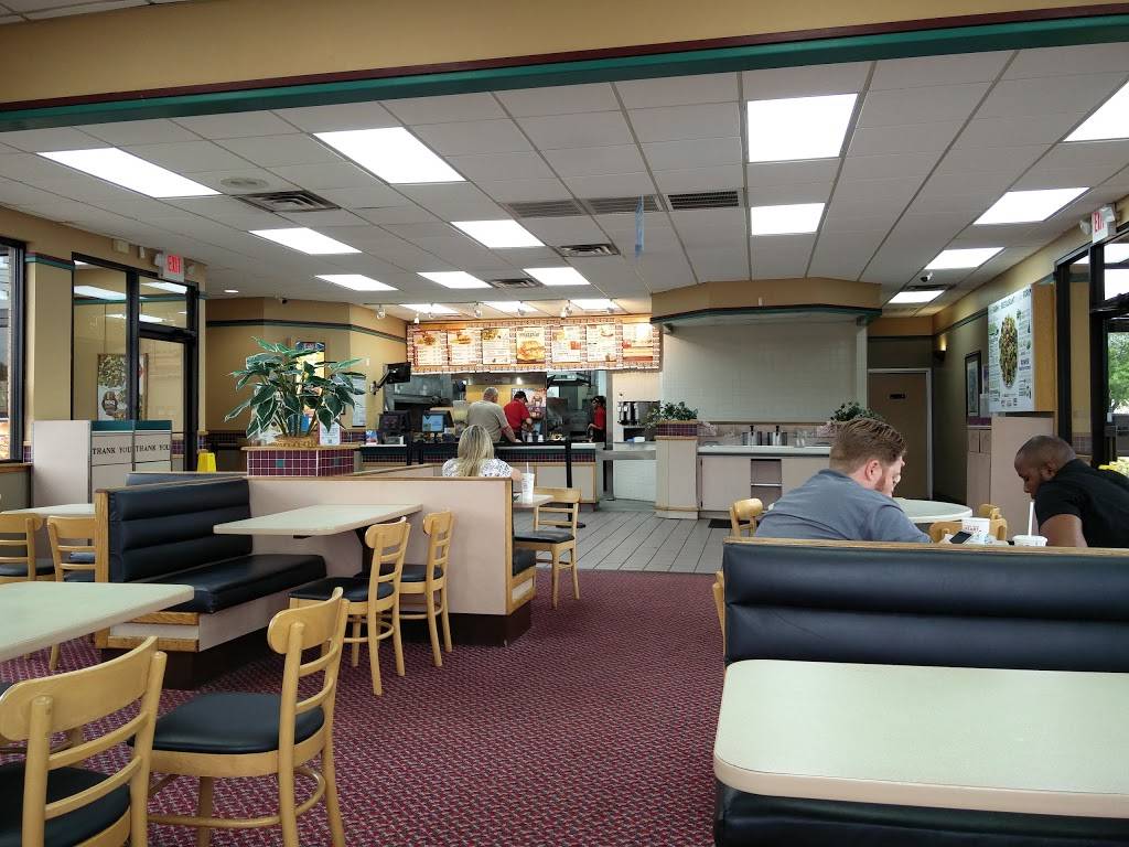 Wendys | restaurant | 11136 Kingston Pike, Farragut, TN 37934, USA | 8656710256 OR +1 865-671-0256