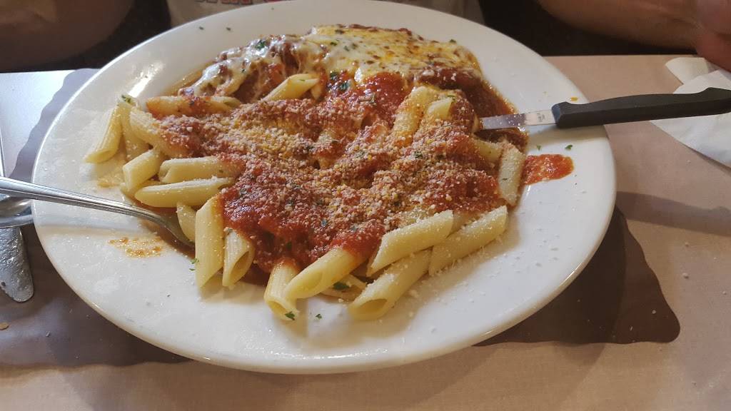 DeMainos Restaurant | restaurant | 14 Malden St, Revere, MA 02151, USA | 7812848110 OR +1 781-284-8110