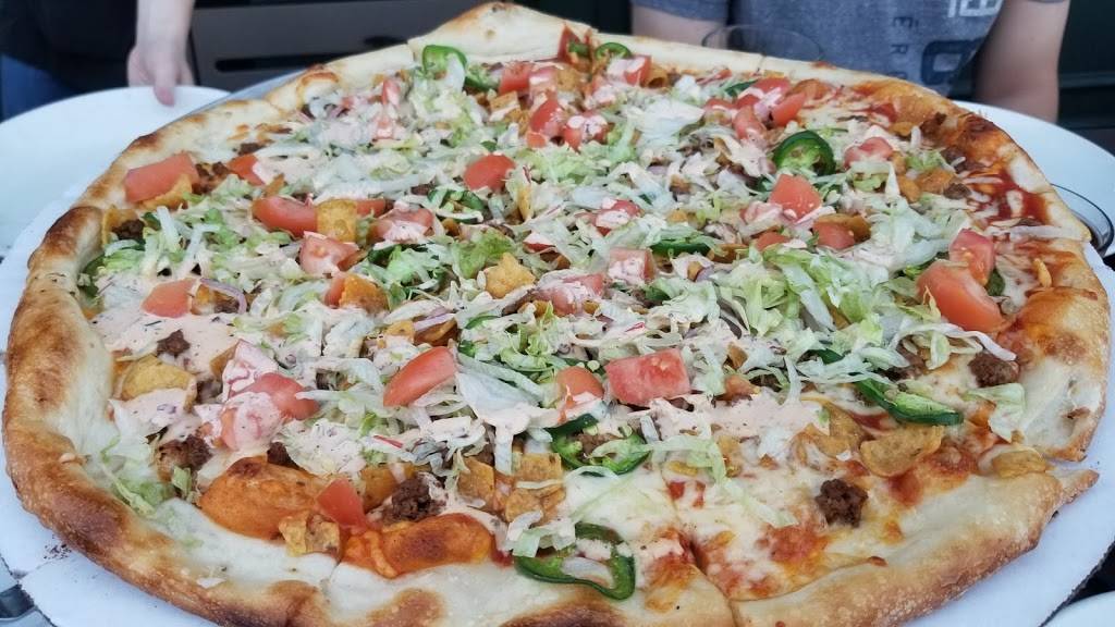 Deweys Pizza | meal takeaway | 559 North and South Rd, University City, MO 63130, USA | 3147263434 OR +1 314-726-3434