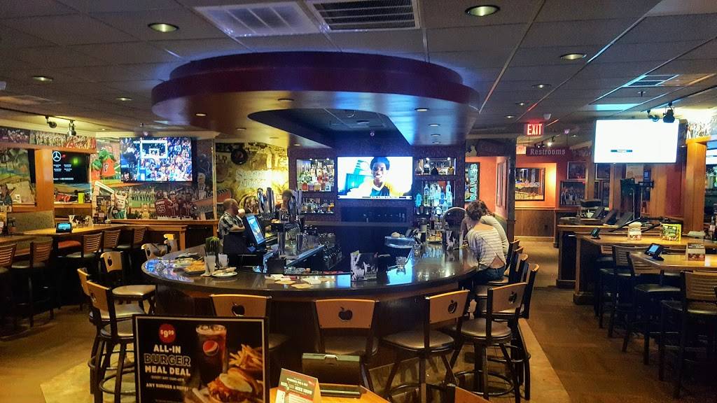 Applebees Grill + Bar | restaurant | 5082 Airport-Pulling Rd N, Naples, FL 34105, USA | 2394347744 OR +1 239-434-7744