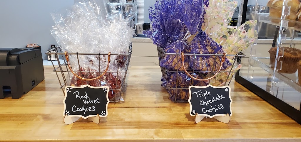 The Confection Connection Cafe and Bakery | restaurant | 1917 Melody Ln, Greenfield, IN 46140, USA | 3173182031 OR +1 317-318-2031