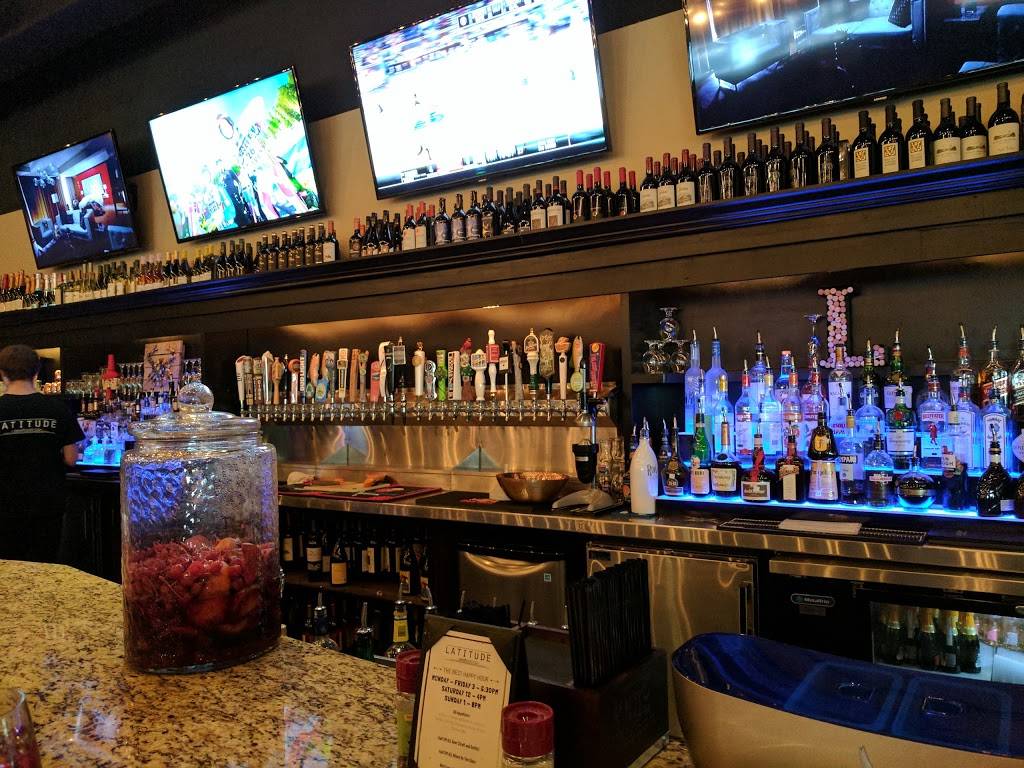 Latitude Seafood Co. Midlothian | restaurant | 15532 WC Commons Way, Midlothian, VA 23113, USA | 8043798100 OR +1 804-379-8100