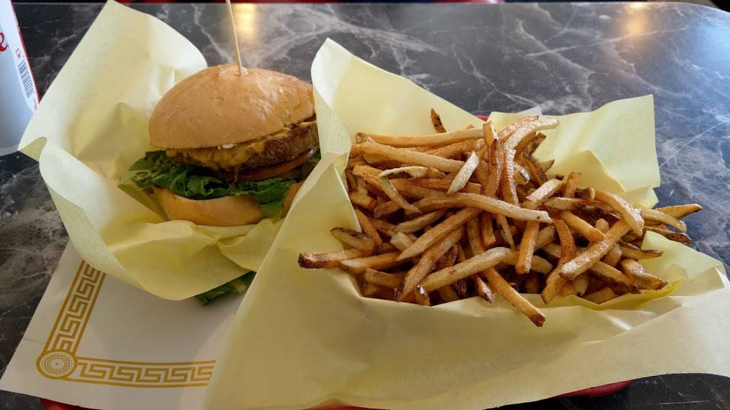 Redrum Burger | restaurant | 978 Olive Dr, Davis, CA 95616, USA | 5307562142 OR +1 530-756-2142