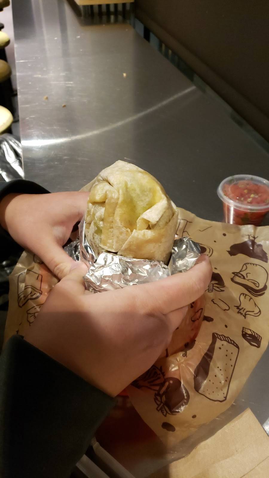 Chipotle Mexican Grill | restaurant | 375 N Milwaukee Ave Ste 100, Vernon Hills, IL 60061, USA | 8474780883 OR +1 847-478-0883