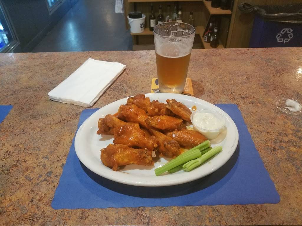 Pasquales SportsBar | restaurant | 9078 Mill Creek Rd, Levittown, PA 19054, USA | 2672026268 OR +1 267-202-6268