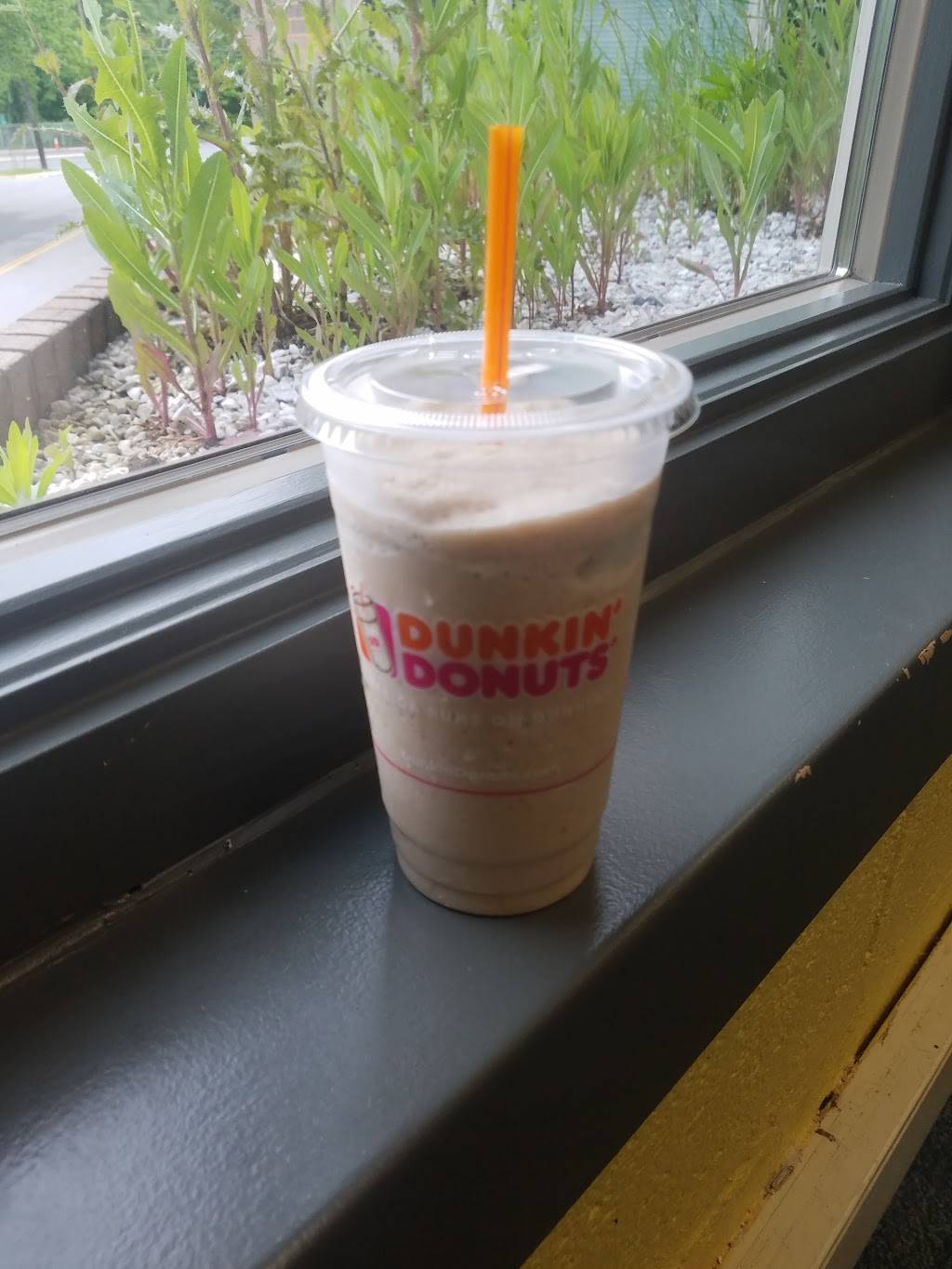 Dunkin Donuts | cafe | 2006 Veirs Mill Rd, Rockville, MD 20851, USA | 3017625864 OR +1 301-762-5864