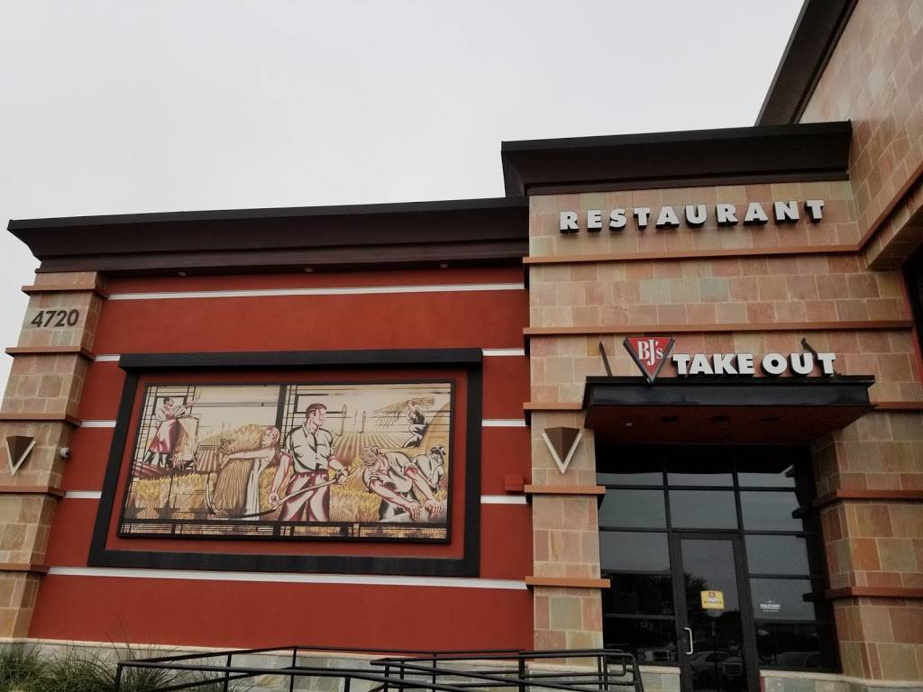 BJs Restaurant & Brewhouse | restaurant | 4720 S Hulen St, Fort Worth, TX 76132, USA | 8172929200 OR +1 817-292-9200