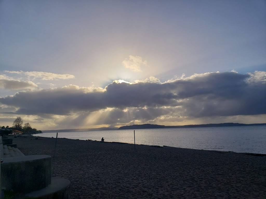 Blue Moon Burgers | restaurant | 2504 Alki Ave SW, Seattle, WA 98116, USA | 2064574398 OR +1 206-457-4398