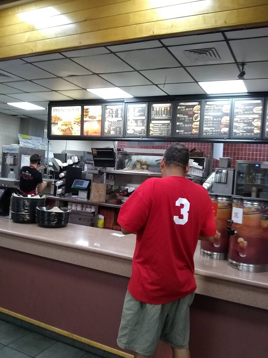 Arbys | restaurant | 1315 Volunteer Pkwy, Bristol, TN 37620, USA | 4237642444 OR +1 423-764-2444