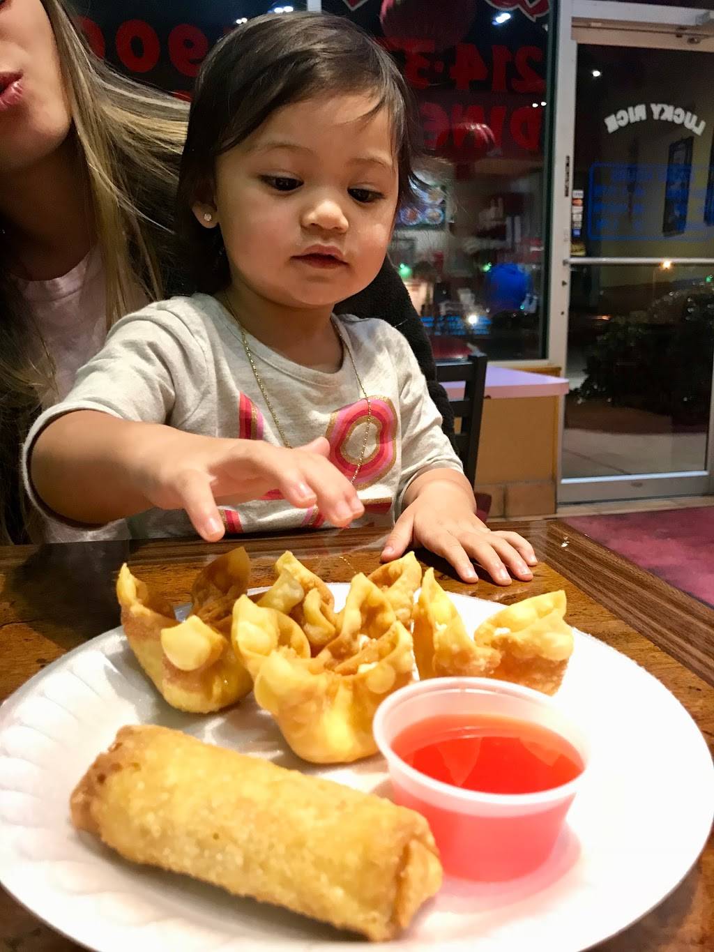 Lucky Rice | restaurant | 1515 N Cockrell Hill Rd # 110, Dallas, TX 75211, USA | 2143391900 OR +1 214-339-1900