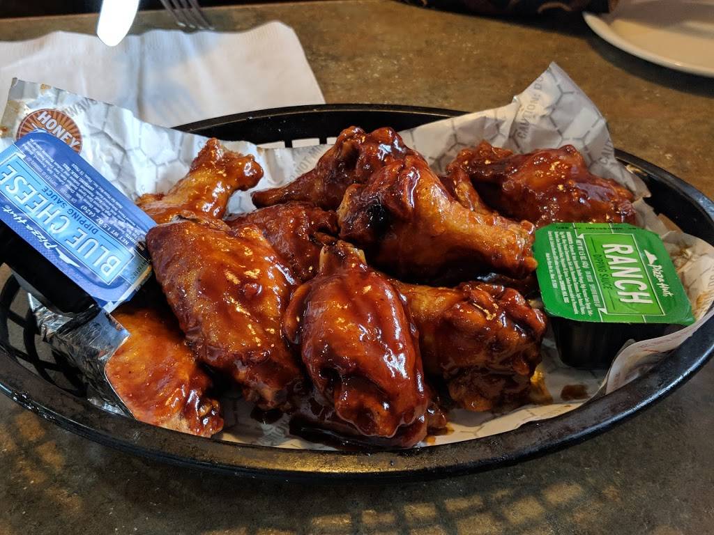 Pizza Hut | restaurant | 61 Old Country Rd, Westbury, NY 11590, USA | 5163347251 OR +1 516-334-7251