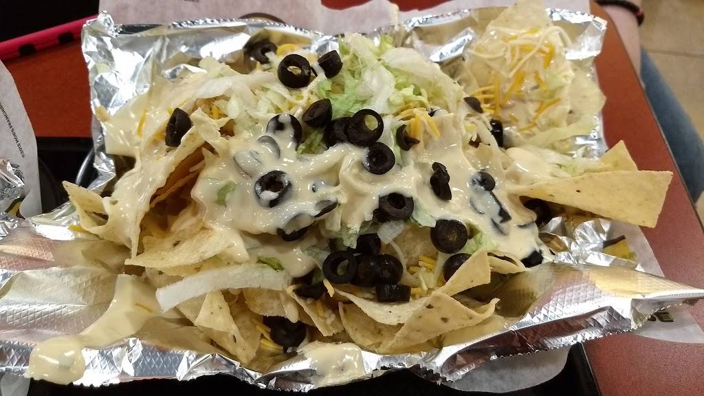 Moes Southwest Grill | restaurant | 1161 Old Country Rd, Plainview, NY 11803, USA | 5165975954 OR +1 516-597-5954