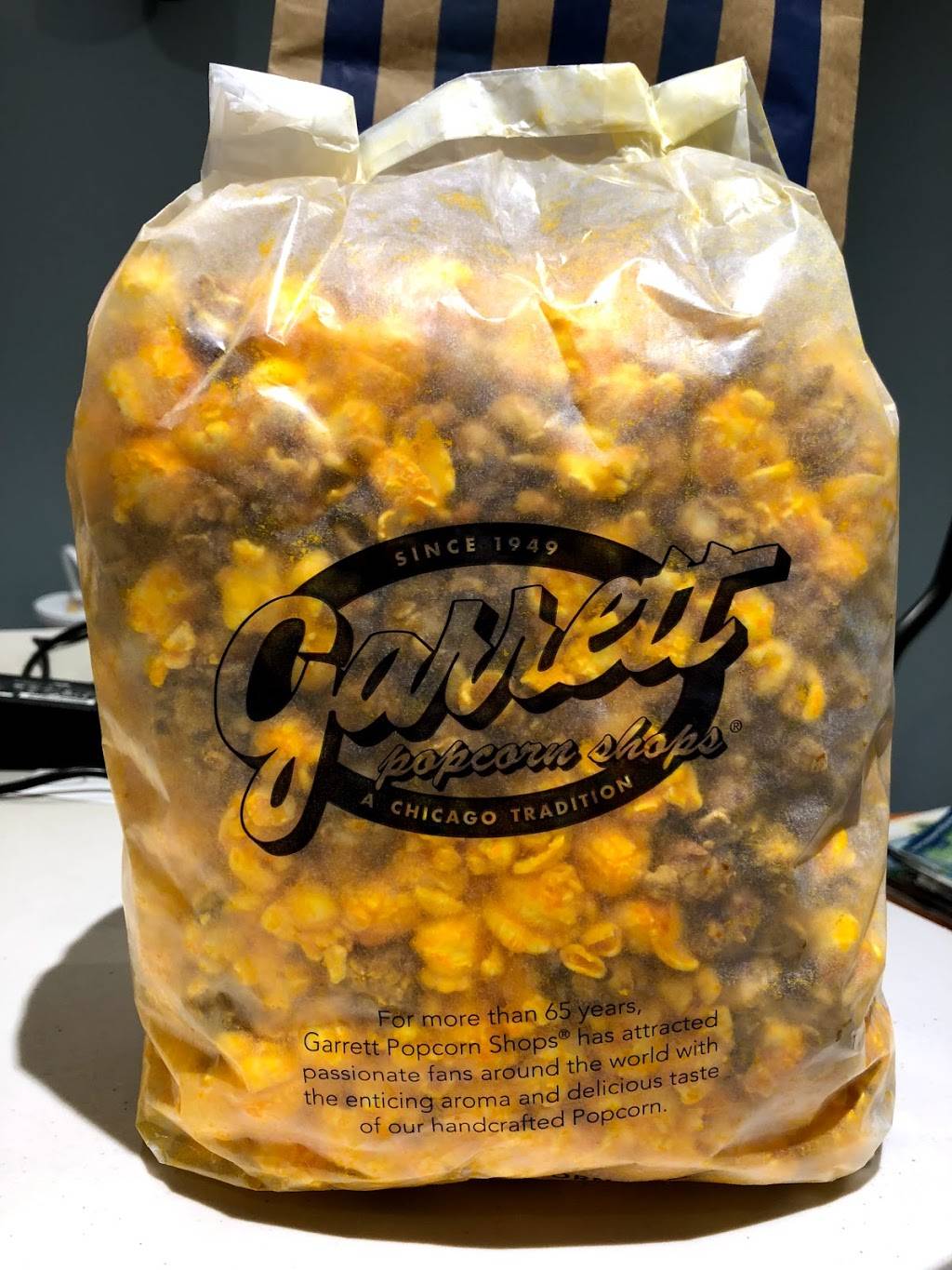 Garrett Popcorn Shops | meal takeaway | OHare International Airport (ORD), Terminal 1 Concourse B, 5600 Mannheim Rd, Chicago, IL 60666, USA | 8884767267 OR +1 888-476-7267