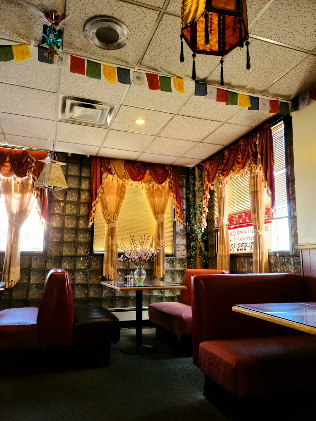Gurus Restaurant | restaurant | 448 E Main St, Montrose, CO 81401, USA | 9702528777 OR +1 970-252-8777