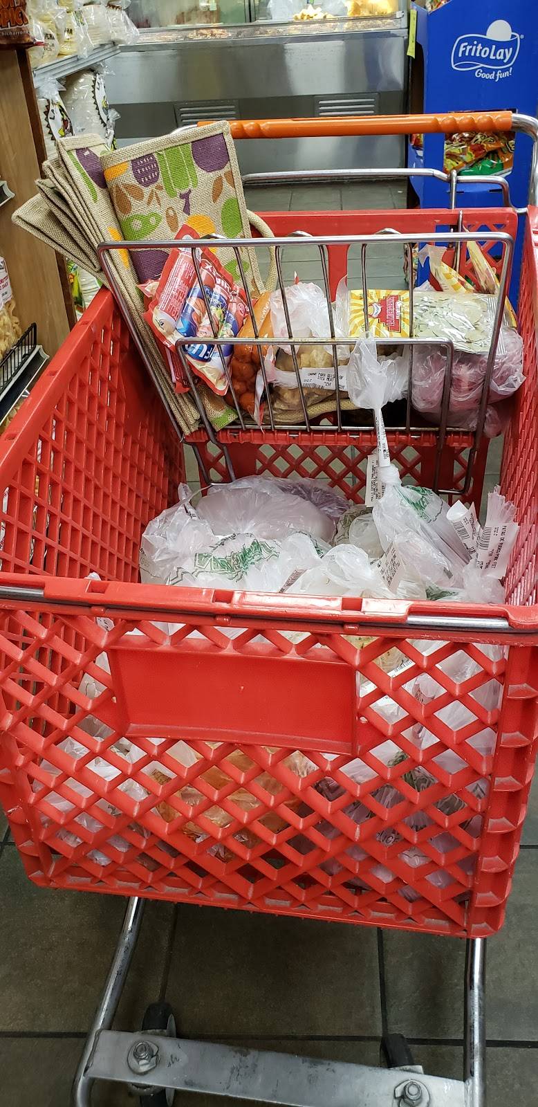 La Michoacana Meat Market | bakery | 833 N Westmoreland Rd, Dallas, TX 75211, USA | 2143397800 OR +1 214-339-7800