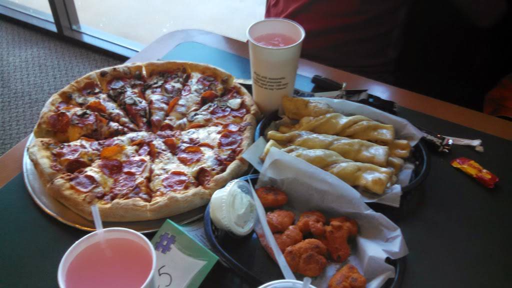 Round Table Pizza | meal delivery | 15002 Summit Ave, Fontana, CA 92336, USA | 9094636500 OR +1 909-463-6500