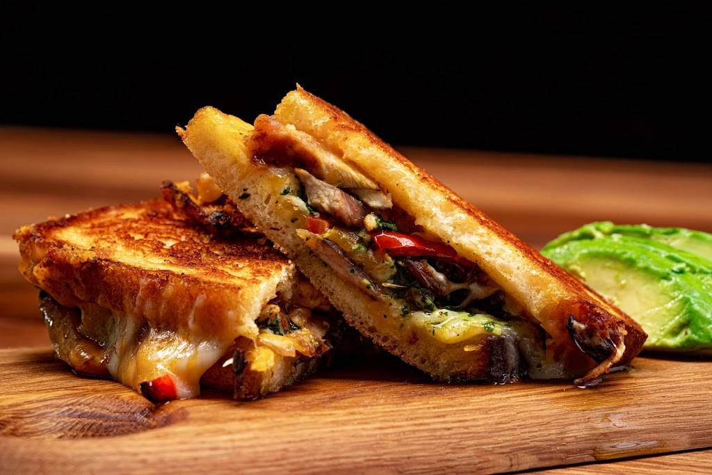 Marin Comfort Kitchen | restaurant | 101 McInnis Pkwy, San Rafael, CA 94903, USA | 4157580051 OR +1 415-758-0051