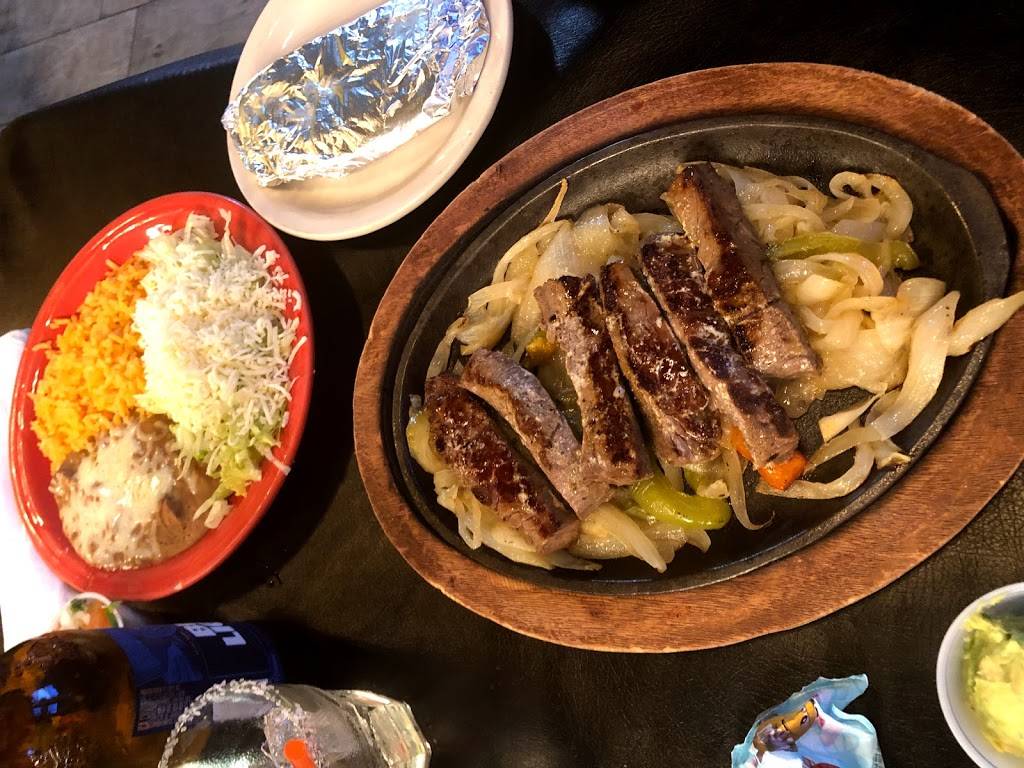 Cabos Plaquemine | restaurant | 23466 Eden St, Plaquemine, LA 70764, USA | 2253854033 OR +1 225-385-4033