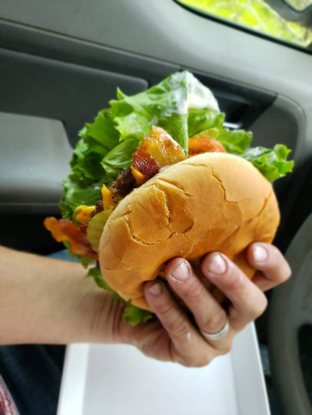 Hollywood Burger | restaurant | 1301 Solana Blvd #4116, Westlake, TX 76262, USA | 6822377771 OR +1 682-237-7771