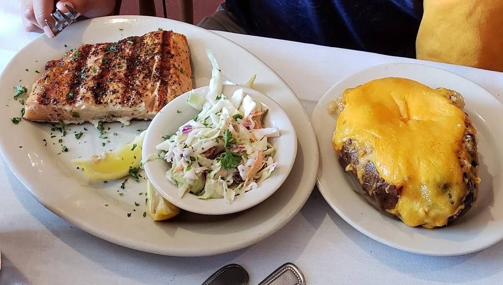 The Barn Door Restaurant | restaurant | 8400 N New Braunfels Ave, San Antonio, TX 78209, USA | 2108240116 OR +1 210-824-0116