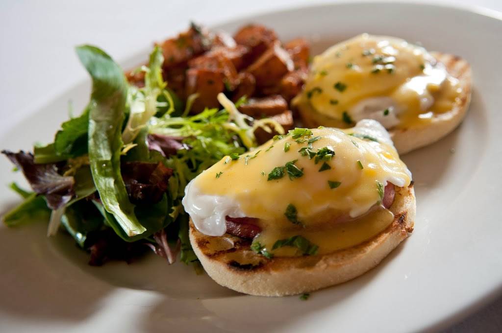 Blue On Highland | restaurant | 882 Highland Ave, Needham Heights, MA 02494, USA | 7814447001 OR +1 781-444-7001