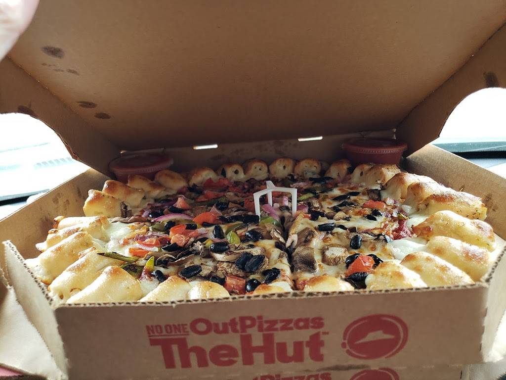 Pizza Hut | meal takeaway | 3980 Goodman Rd, Horn Lake, MS 38637, USA | 6623936645 OR +1 662-393-6645