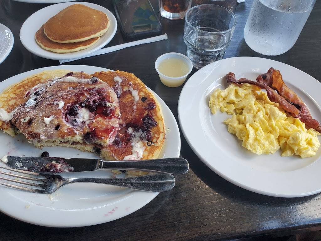 Le Peep - Aksarben Pointe | restaurant | 6920 Pacific St, Omaha, NE 68106, USA | 4029332776 OR +1 402-933-2776