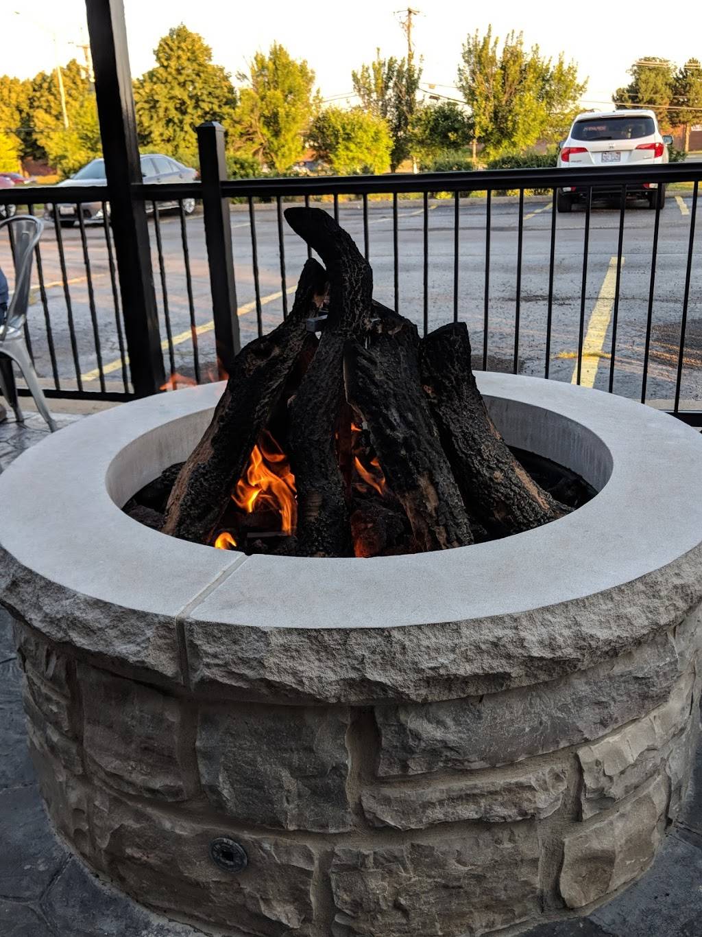 Bulldog Ale House | restaurant | 451 N Commons Dr, Aurora, IL 60504, USA | 6308960333 OR +1 630-896-0333