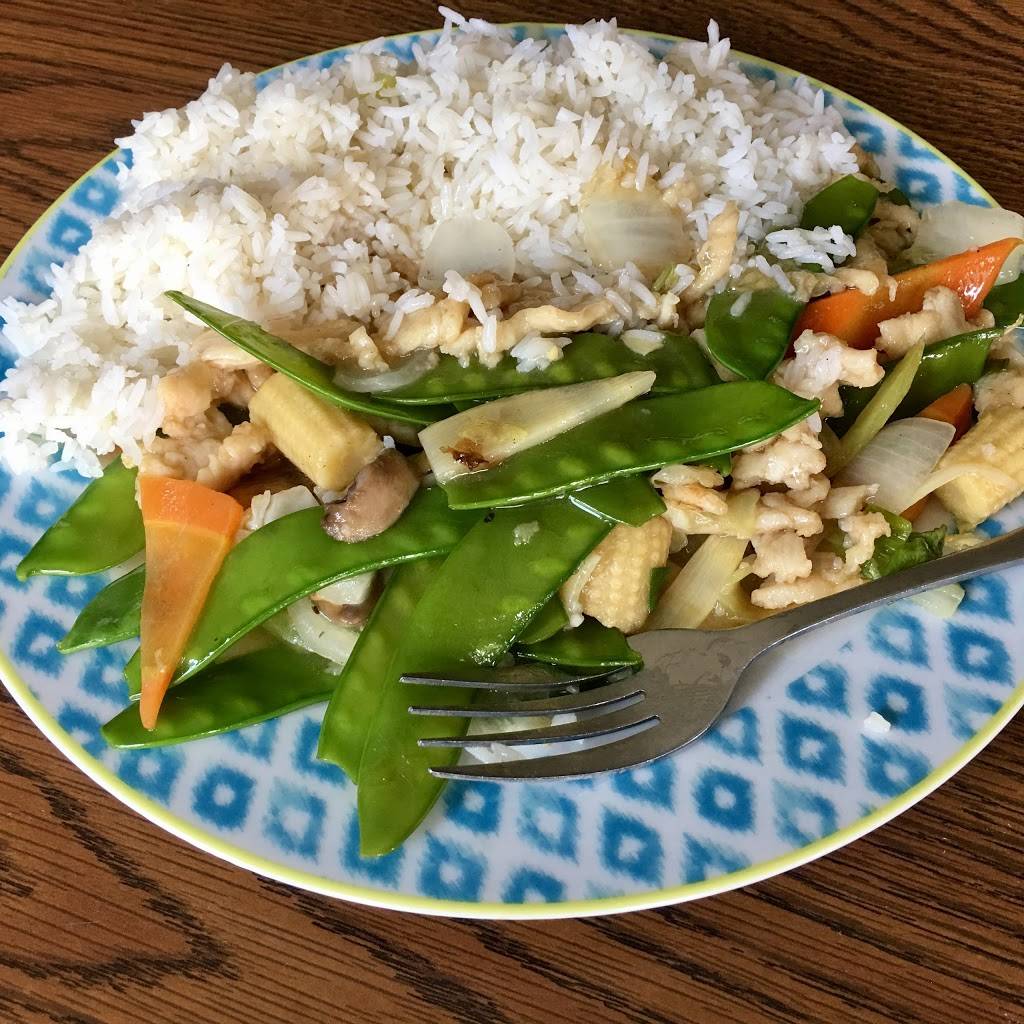 Golden Chopsticks | restaurant | 2035 Hilliard Rome Rd, Hilliard, OH 43026, USA | 6147778585 OR +1 614-777-8585