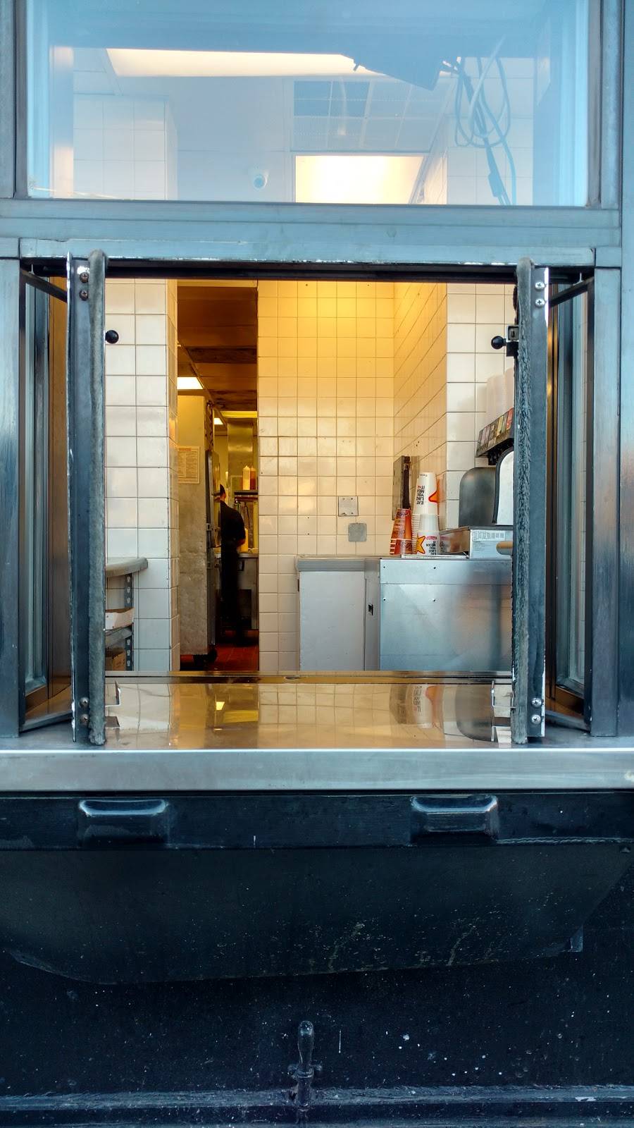 Hardees | restaurant | 700 E Poplar St, Harrisburg, IL 62946, USA | 6182526990 OR +1 618-252-6990