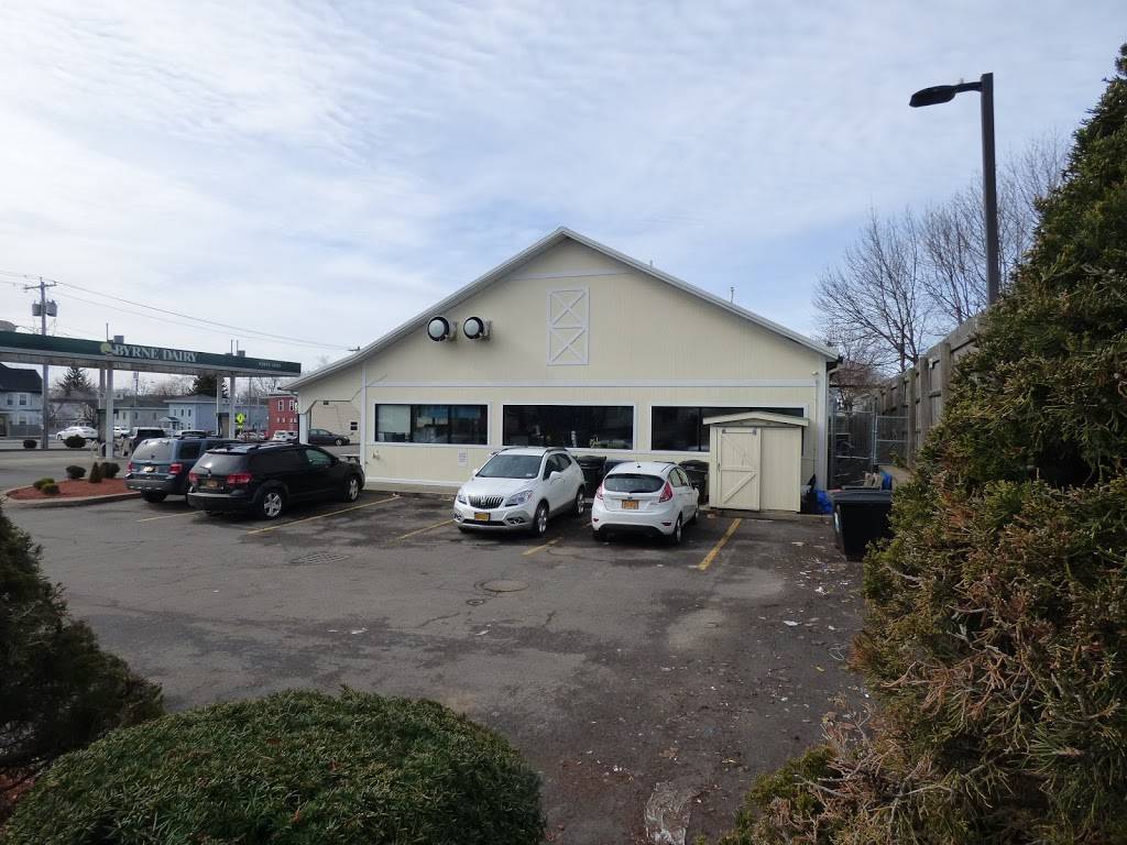 Byrne Dairy and Deli | meal takeaway | 97 W Bridge St, Oswego, NY 13126, USA | 3153422937 OR +1 315-342-2937