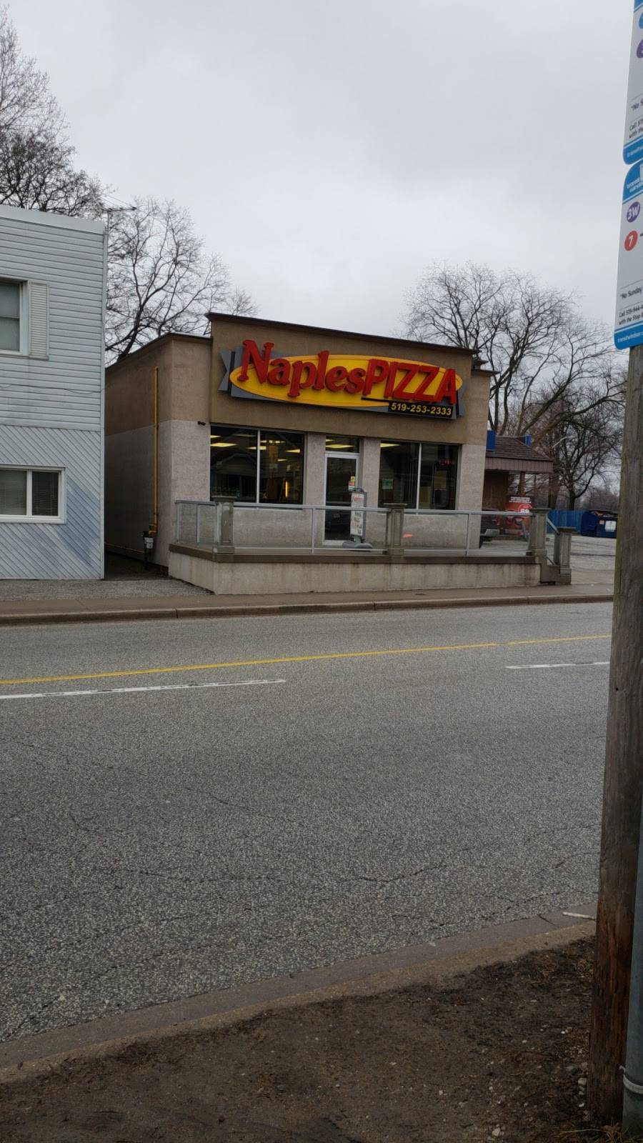 Naples Pizza | restaurant | 1284 Prince Rd, Windsor, ON N9C 3A2, Canada | 5192532333 OR +1 519-253-2333