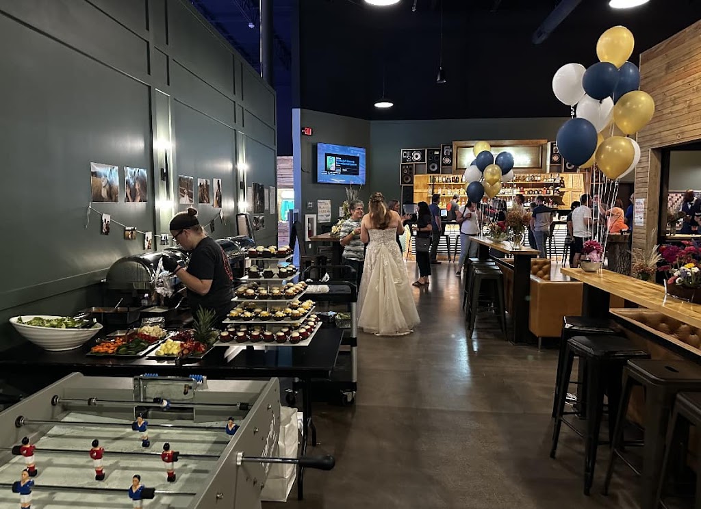 The Burrow - Oakdale | restaurant | 7053 10th St N, Oakdale, MN 55128, USA | 6512041900 OR +1 651-204-1900