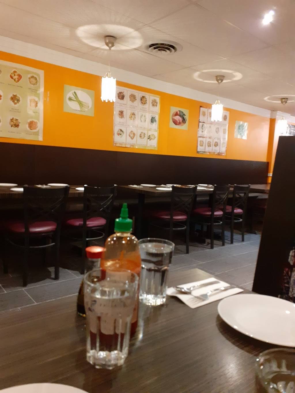 Amazing Thai | restaurant | 10255 Yonge St, Richmond Hill, ON L4C 3B2, Canada | 9057800300 OR +1 905-780-0300