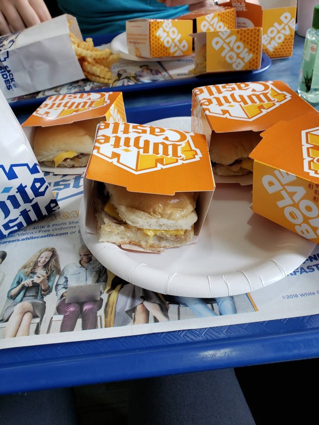 White Castle | restaurant | 3150 Dixie Hwy, Erlanger, KY 41018, USA | 8593449772 OR +1 859-344-9772